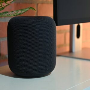 52907-105853-HomePod-Second-Generation-on-Desk-xl
