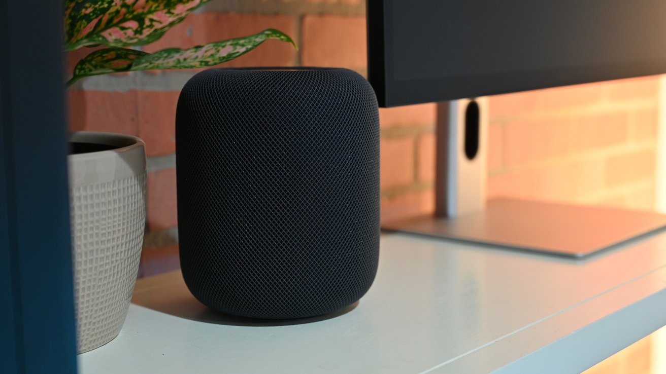 52907-105853-HomePod-Second-Generation-on-Desk-xl
